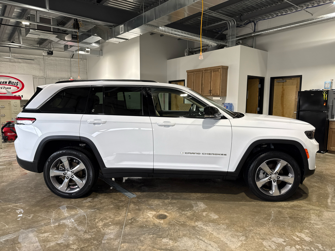 Jeep New Grand Cherokee Limited 4D SUV 4WD 2022