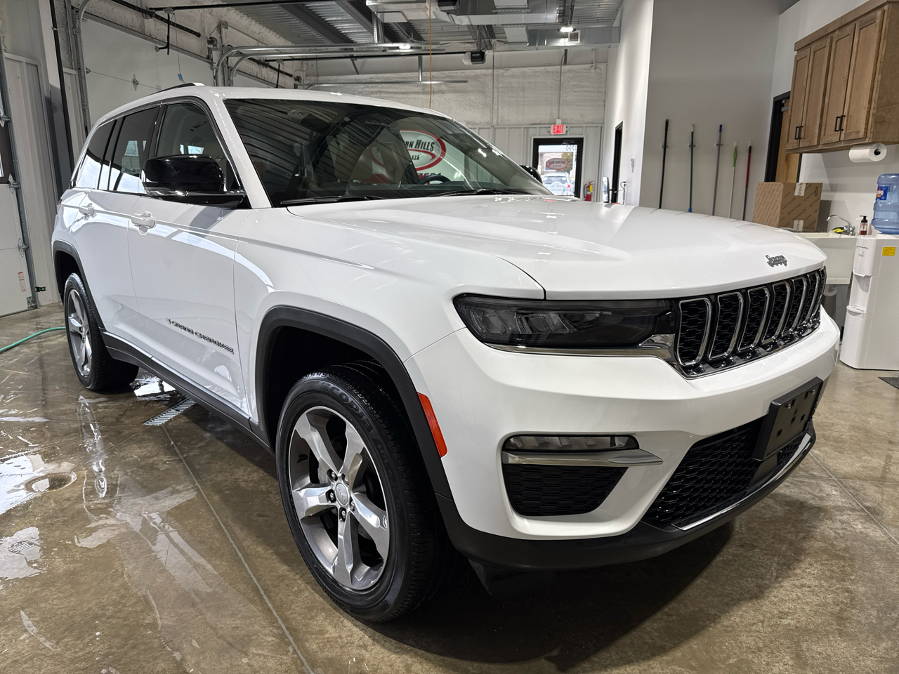 Jeep New Grand Cherokee Limited 4D SUV 4WD 2022