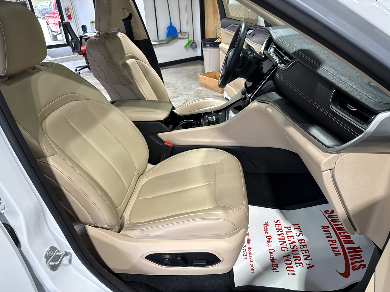 Jeep New Grand Cherokee Limited 4D SUV 4WD 2022