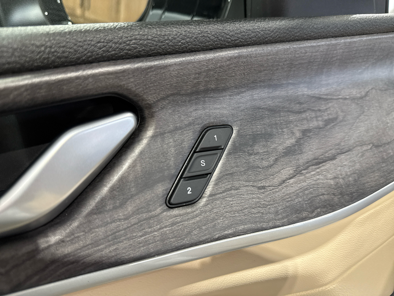 Jeep New Grand Cherokee Limited 4D SUV 4WD 2022