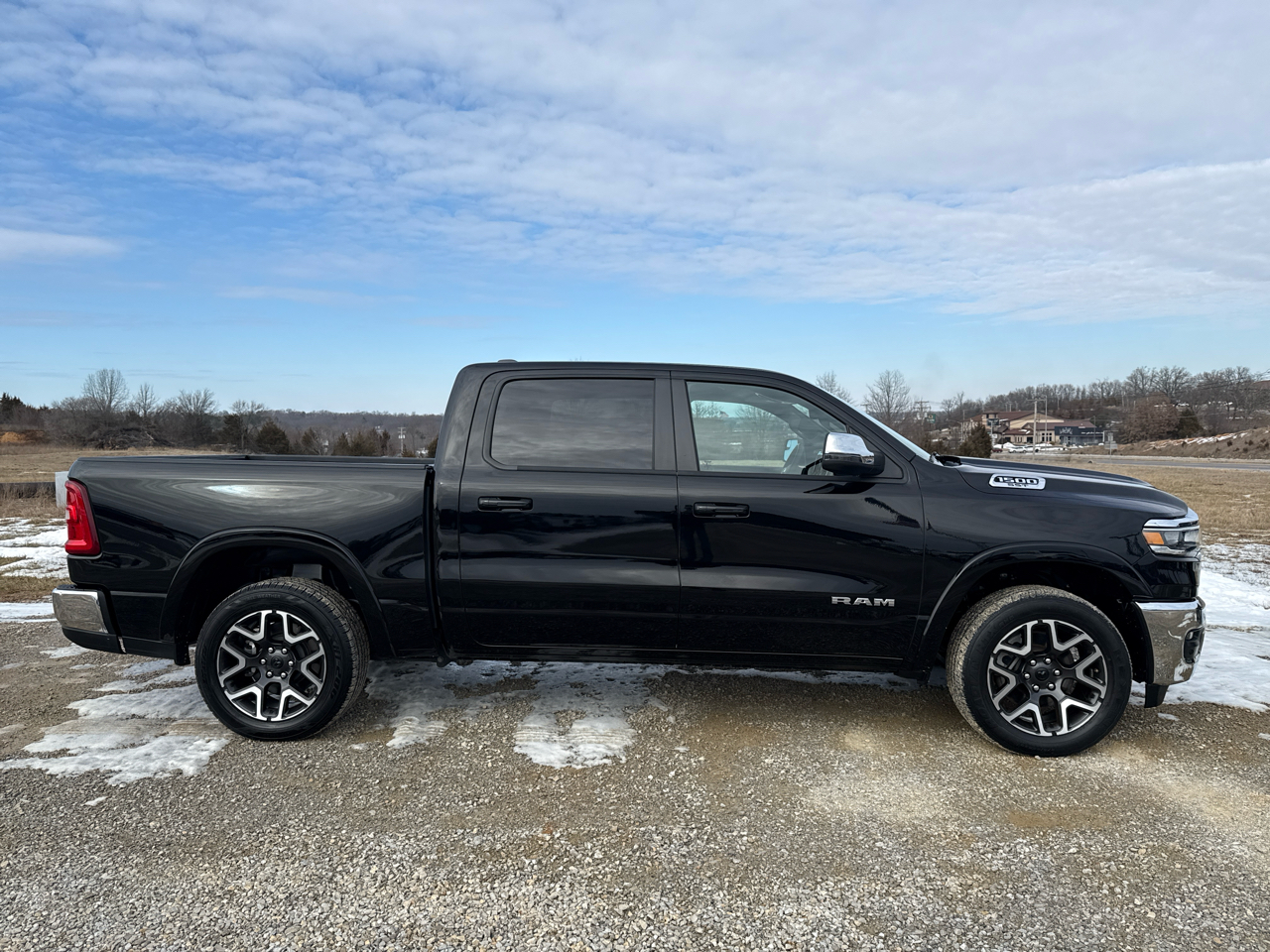 RAM 1500 Laramie Crew Cab 4WD SWB 2025