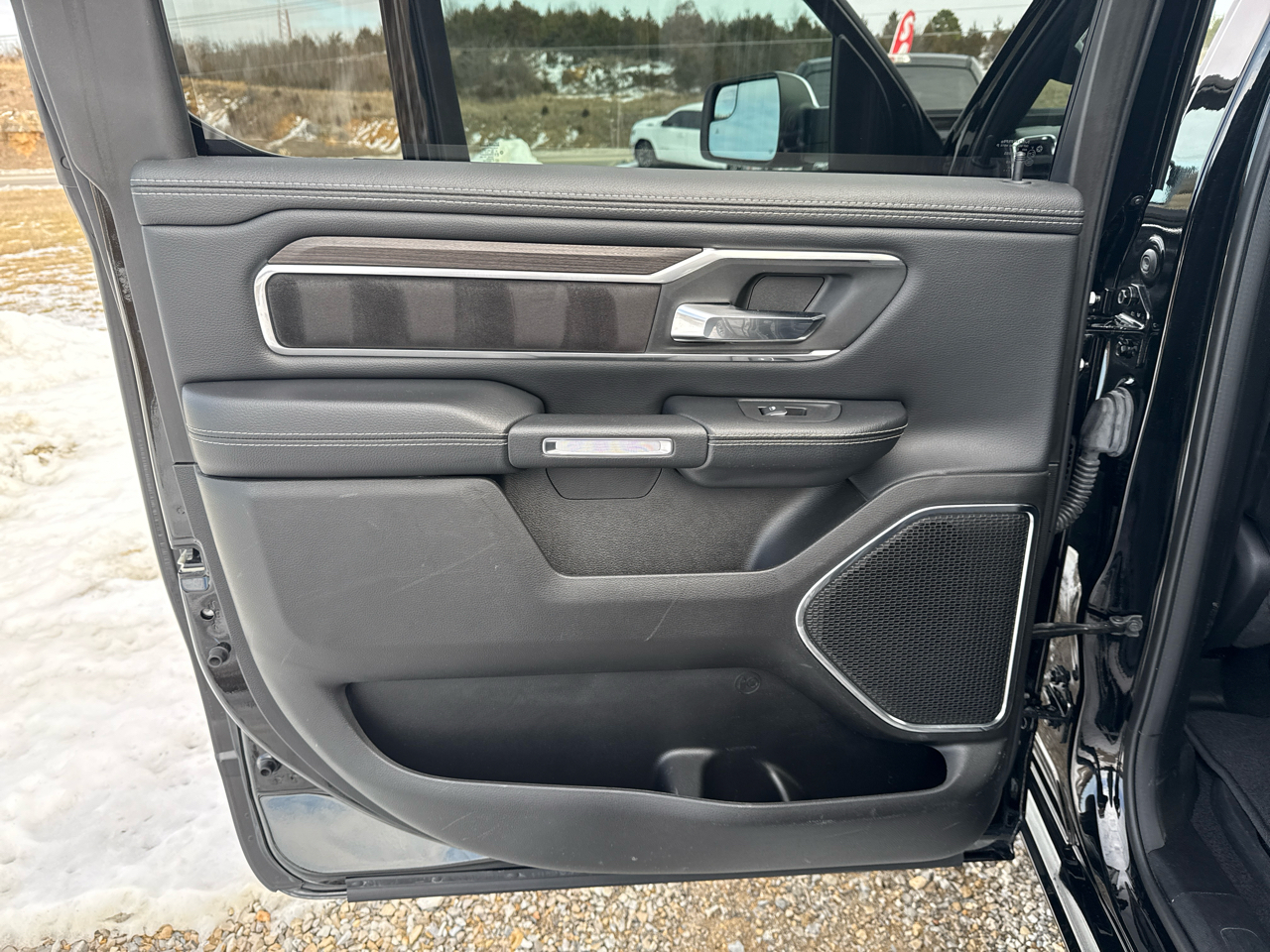 RAM 1500 Laramie Crew Cab 4WD SWB 2025