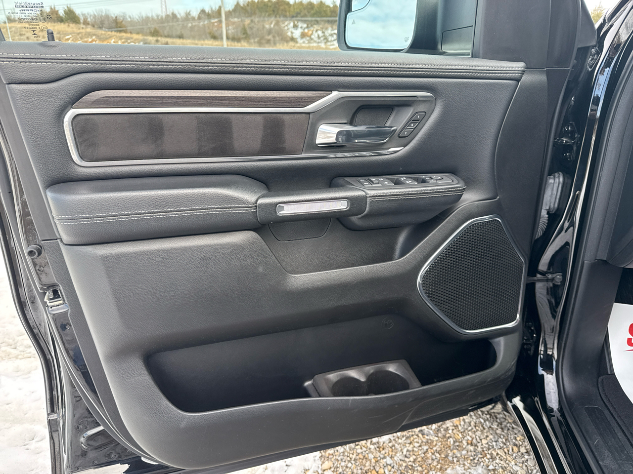 RAM 1500 Laramie Crew Cab 4WD SWB 2025