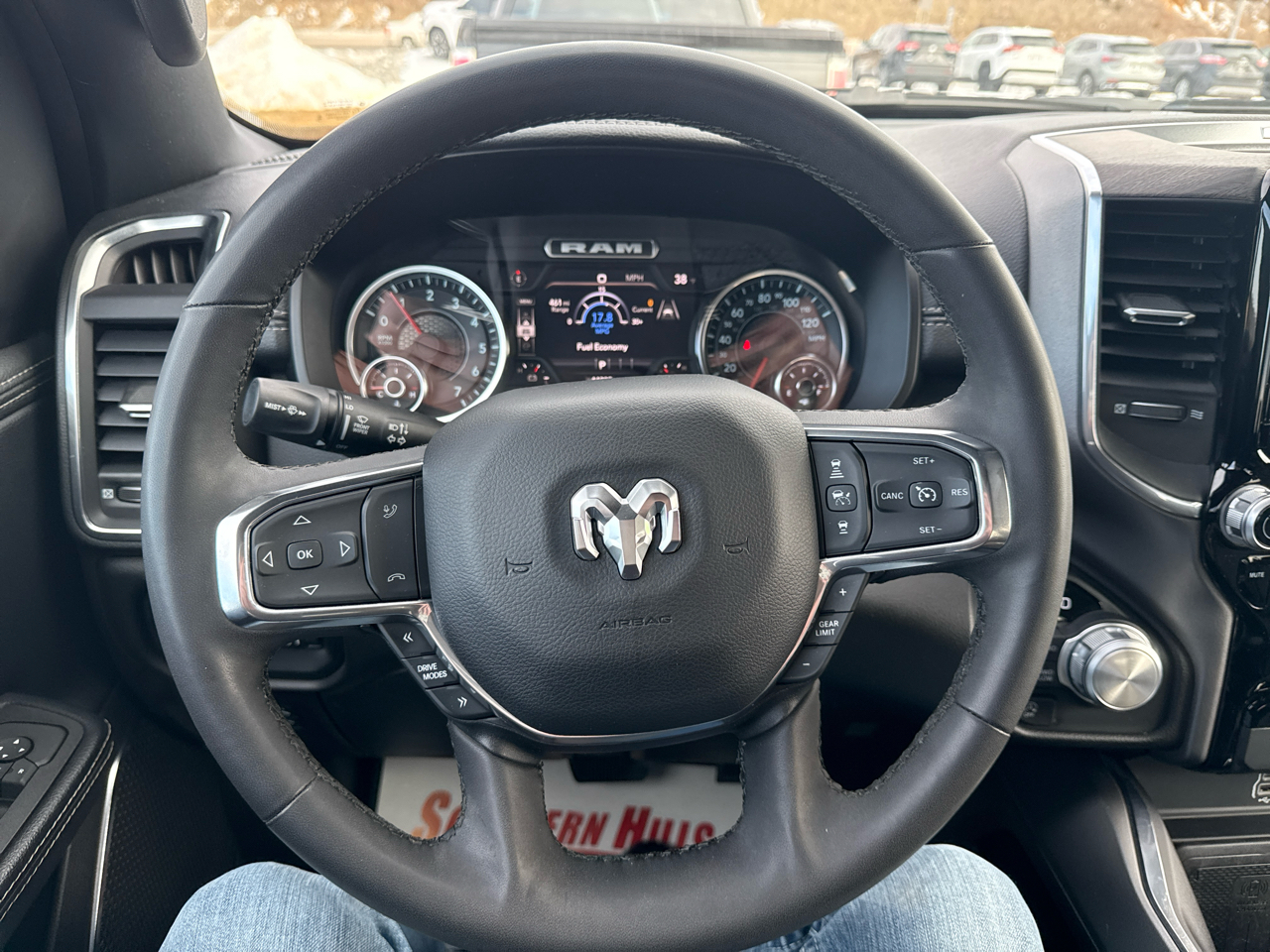 RAM 1500 Laramie Crew Cab 4WD SWB 2025