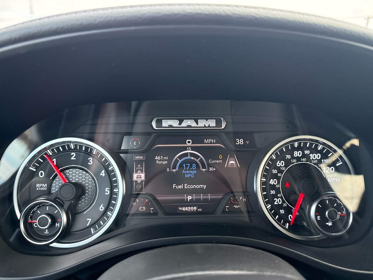 RAM 1500 Laramie Crew Cab 4WD SWB 2025