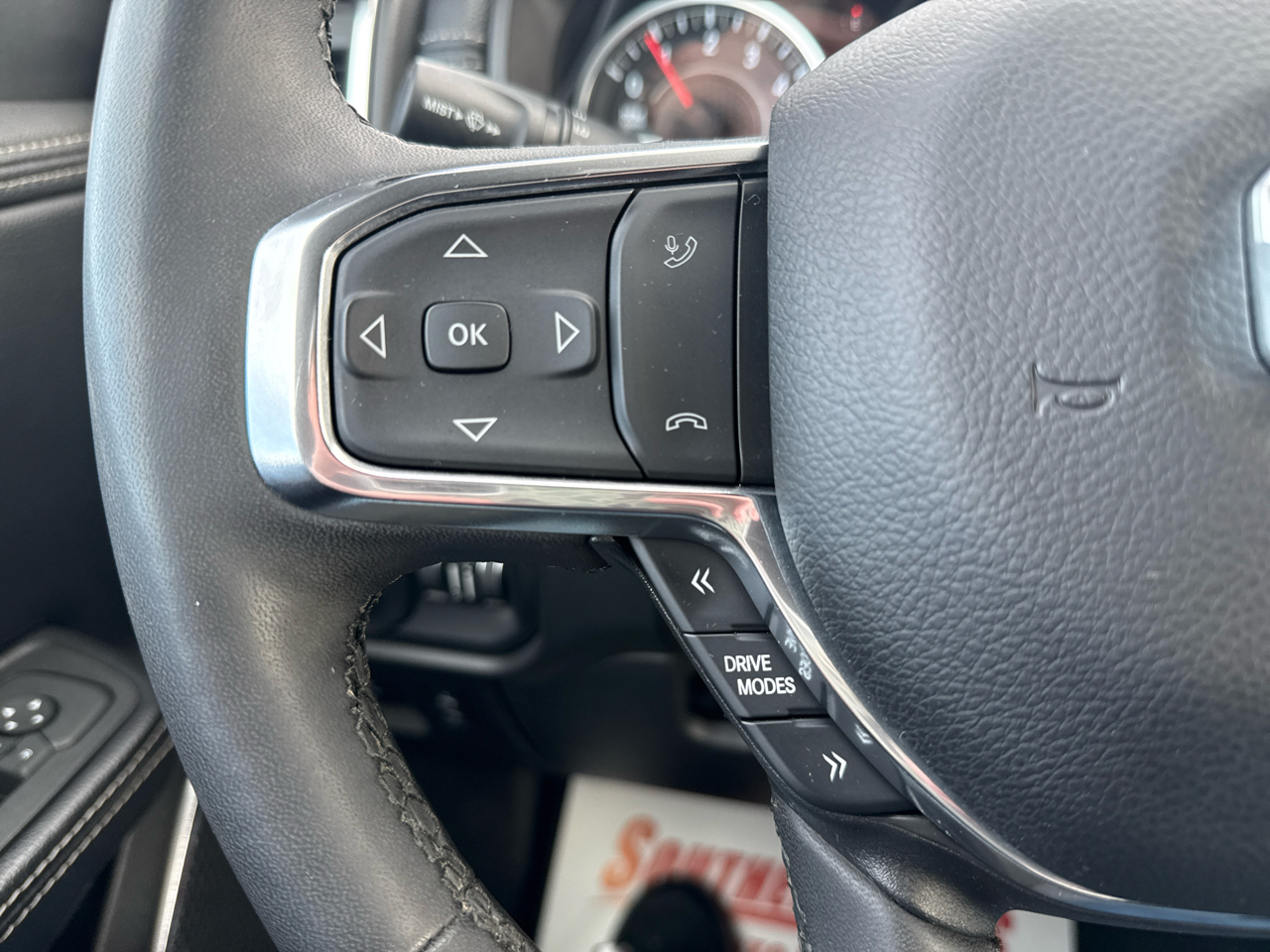 RAM 1500 Laramie Crew Cab 4WD SWB 2025