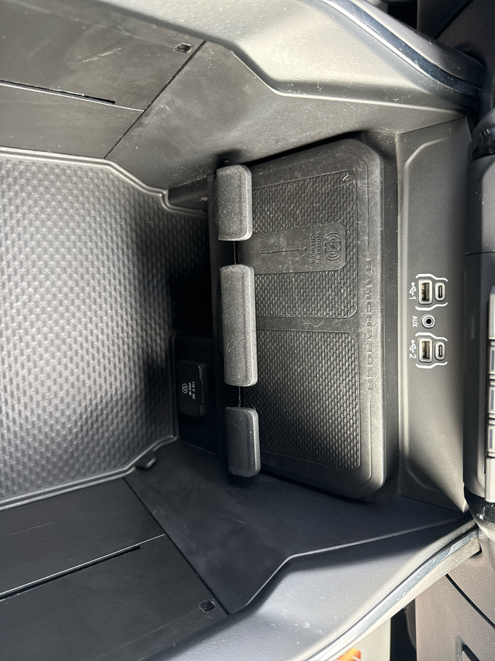 RAM 1500 Laramie Crew Cab 4WD SWB 2025