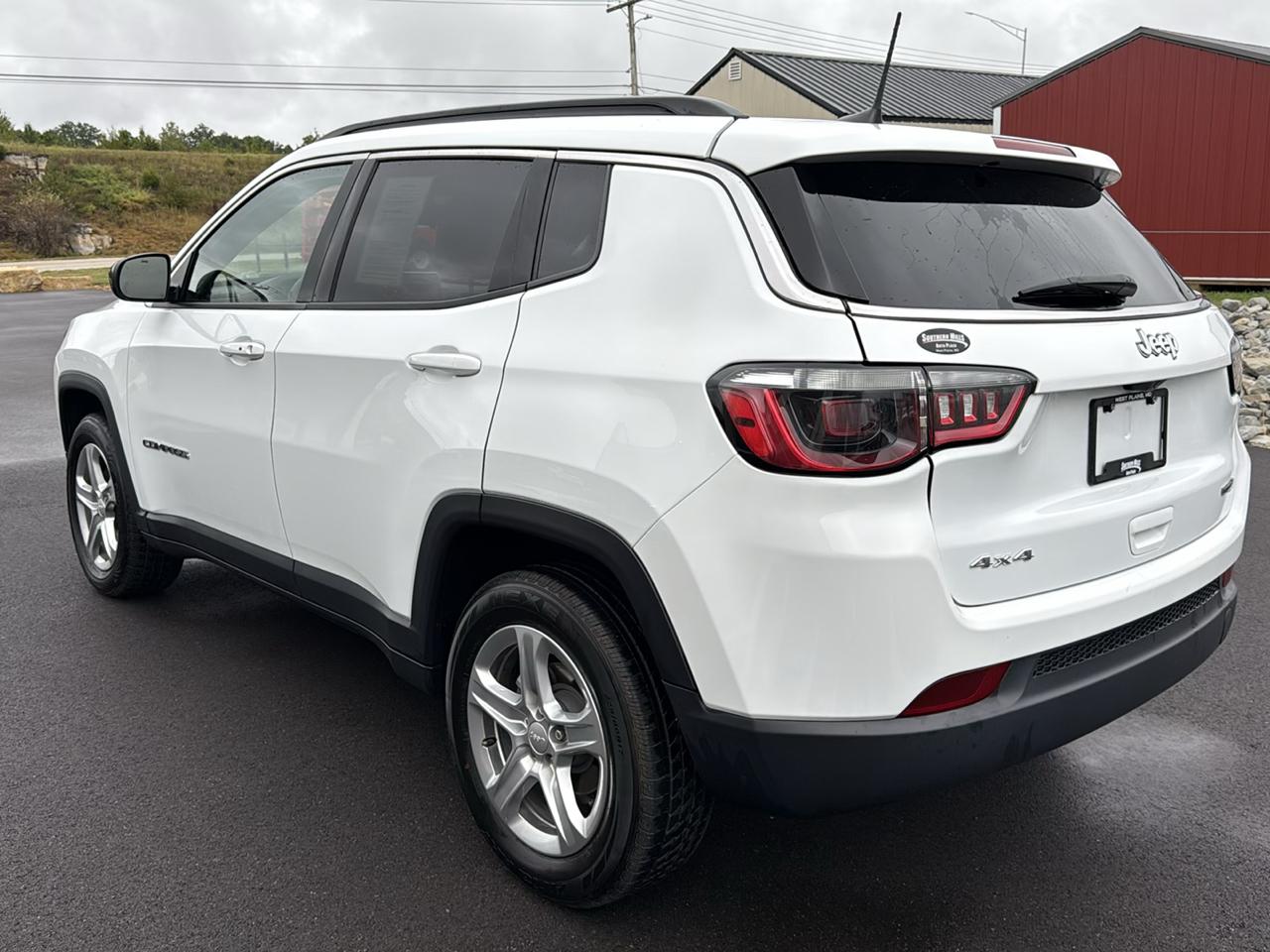 Jeep Compass Latitude 4D SUV 4WD 2024