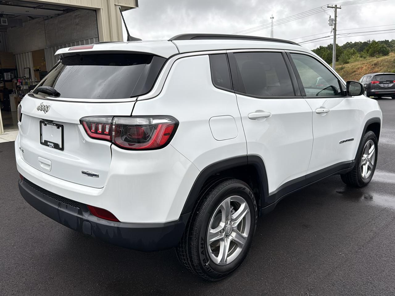 Jeep Compass Latitude 4D SUV 4WD 2024