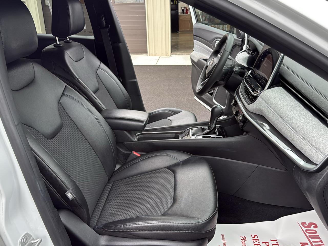 Jeep Compass Latitude 4D SUV 4WD 2024