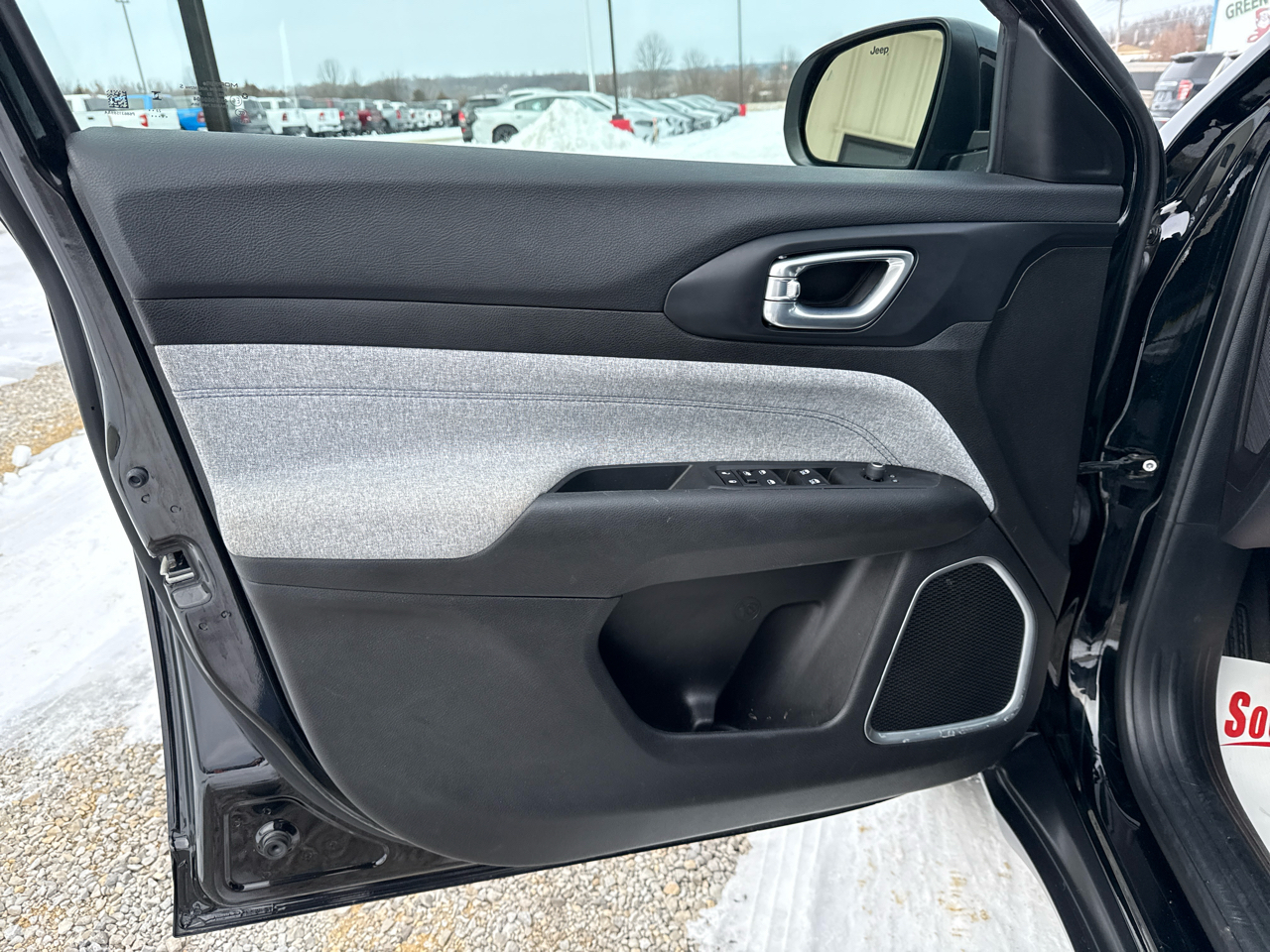 Jeep Compass Latitude 4D SUV 4WD 2024