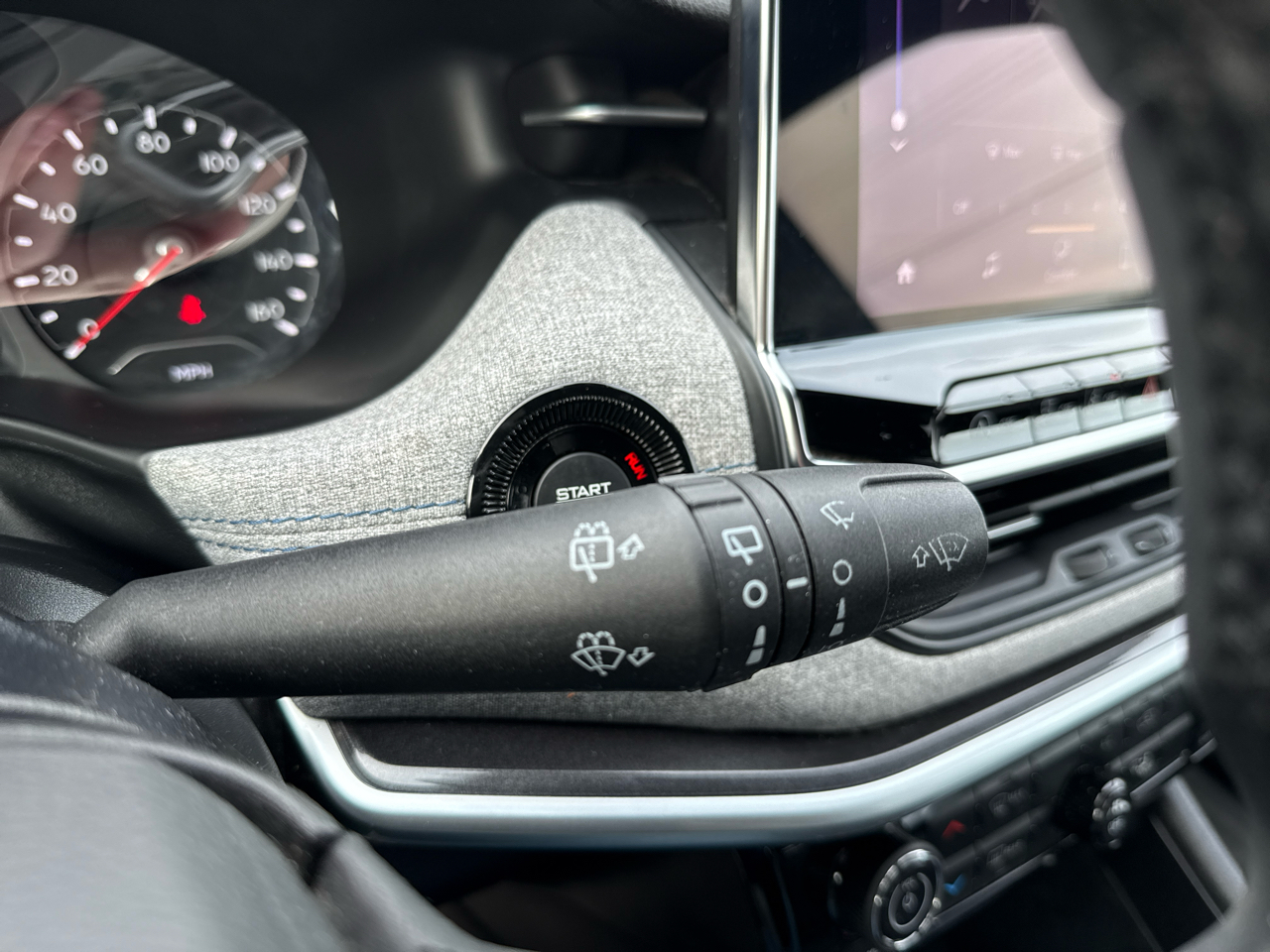 Jeep Compass Latitude 4D SUV 4WD 2024