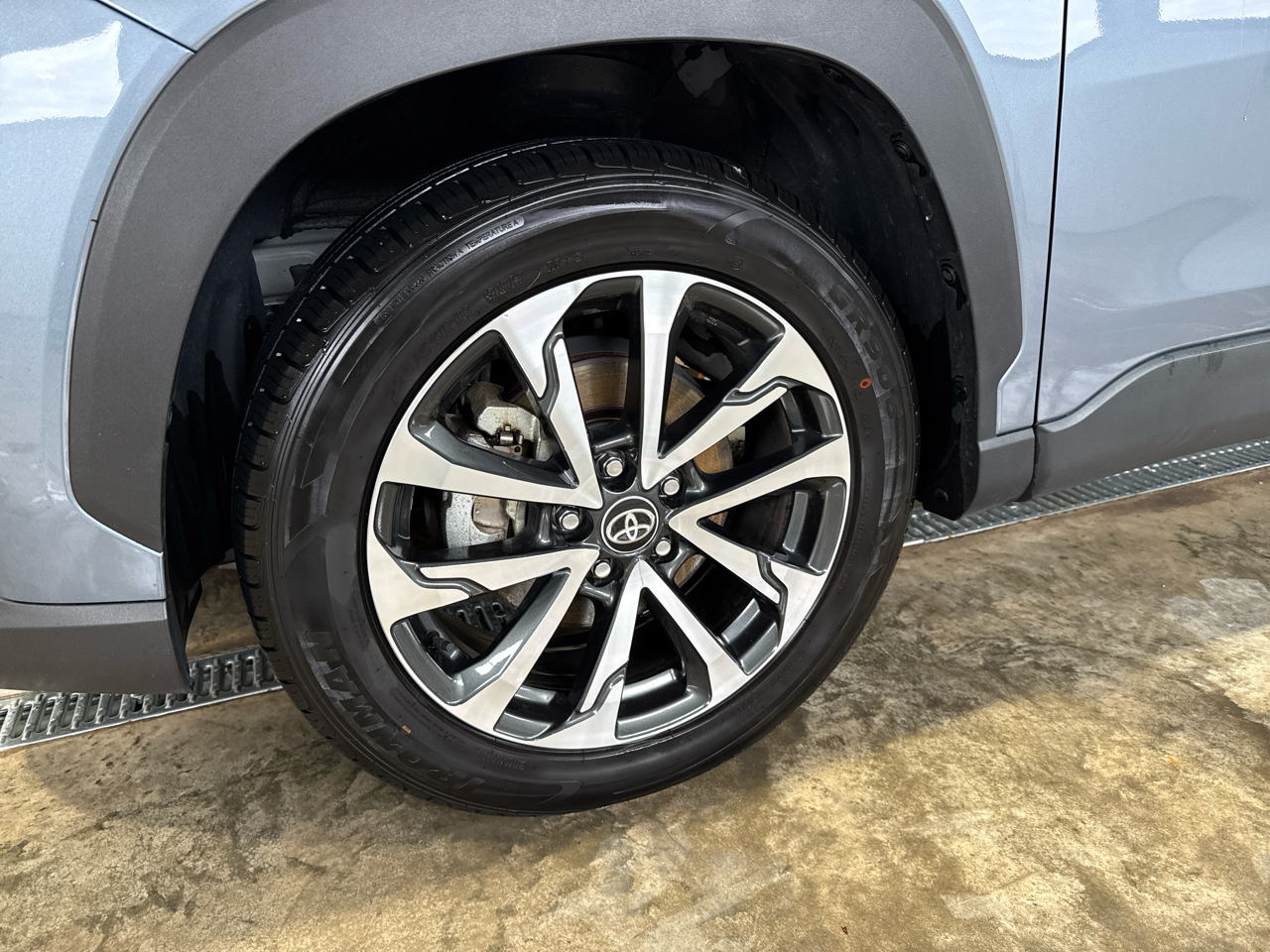 Toyota Corolla Cross XLE 4D SUV AWD 2024