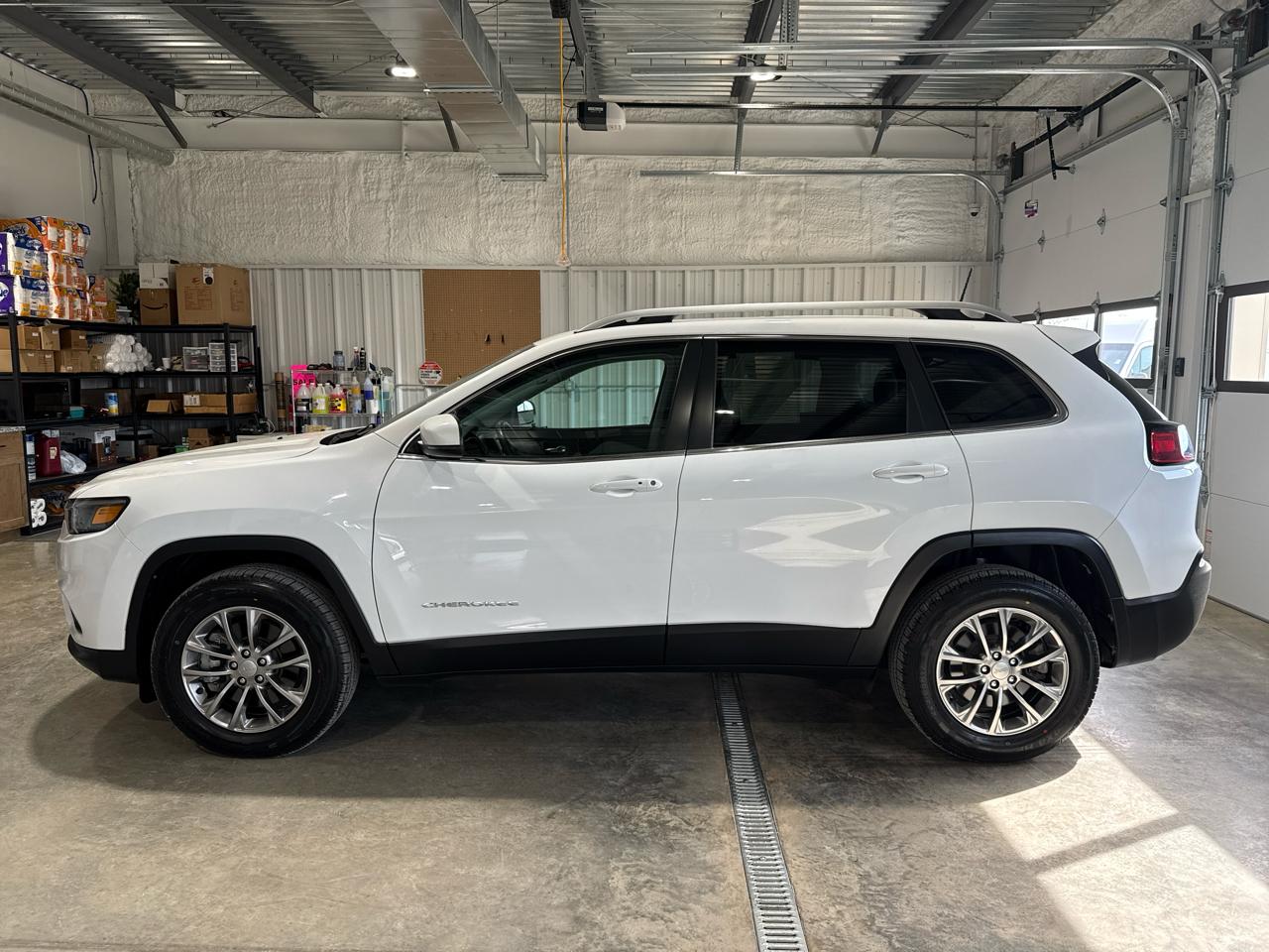 Jeep Cherokee Latitude Plus 4D SUV 4WD 2021
