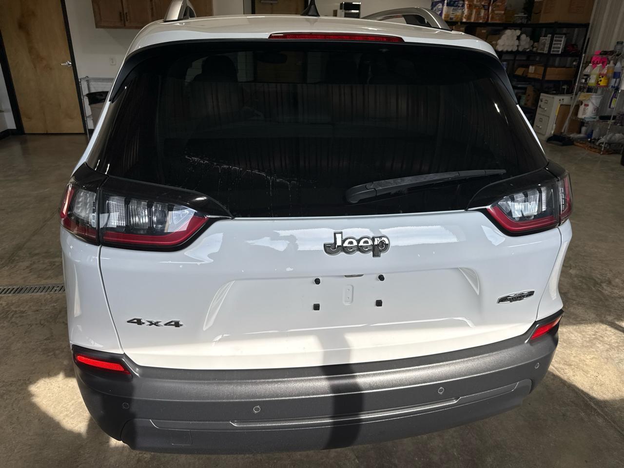 Jeep Cherokee Latitude Plus 4D SUV 4WD 2021