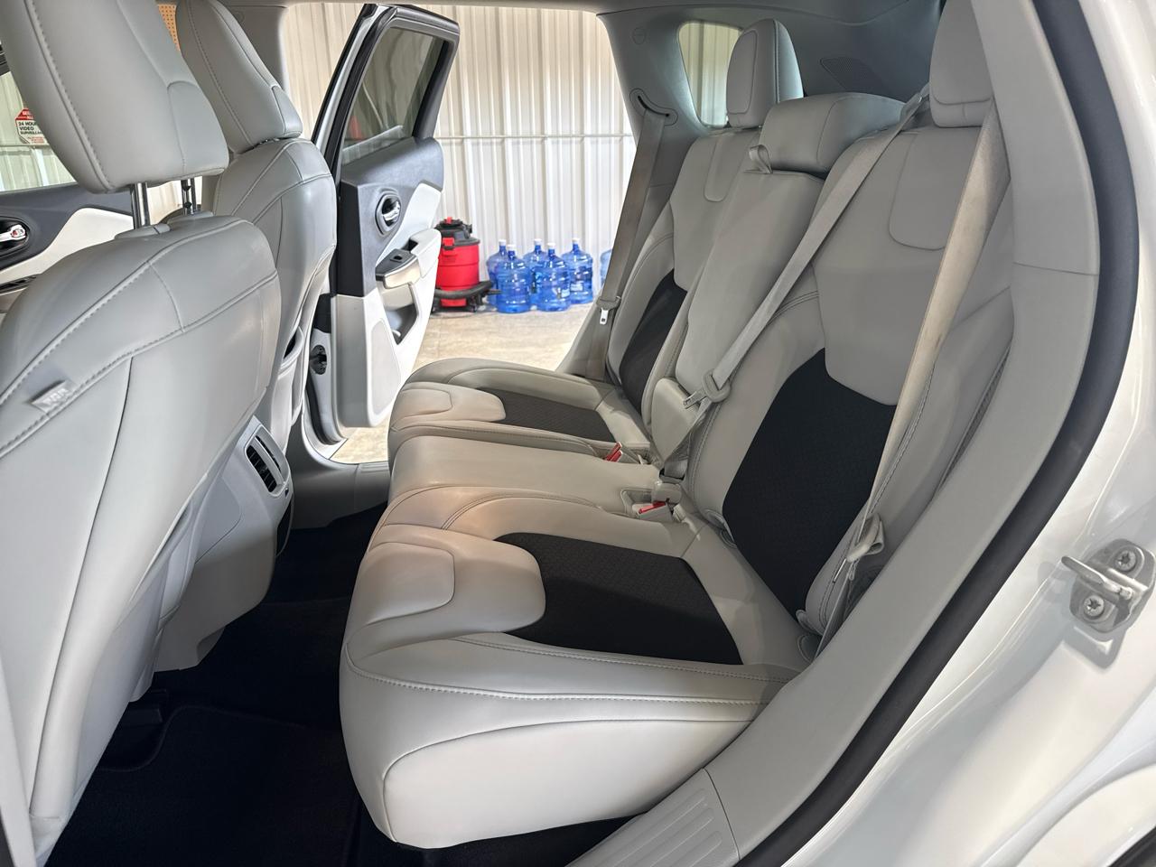 Jeep Cherokee Latitude Plus 4D SUV 4WD 2021