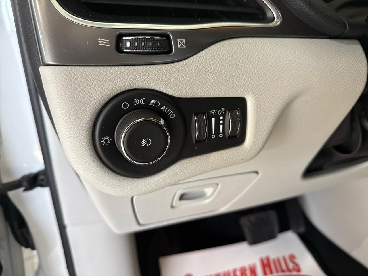 Jeep Cherokee Latitude Plus 4D SUV 4WD 2021