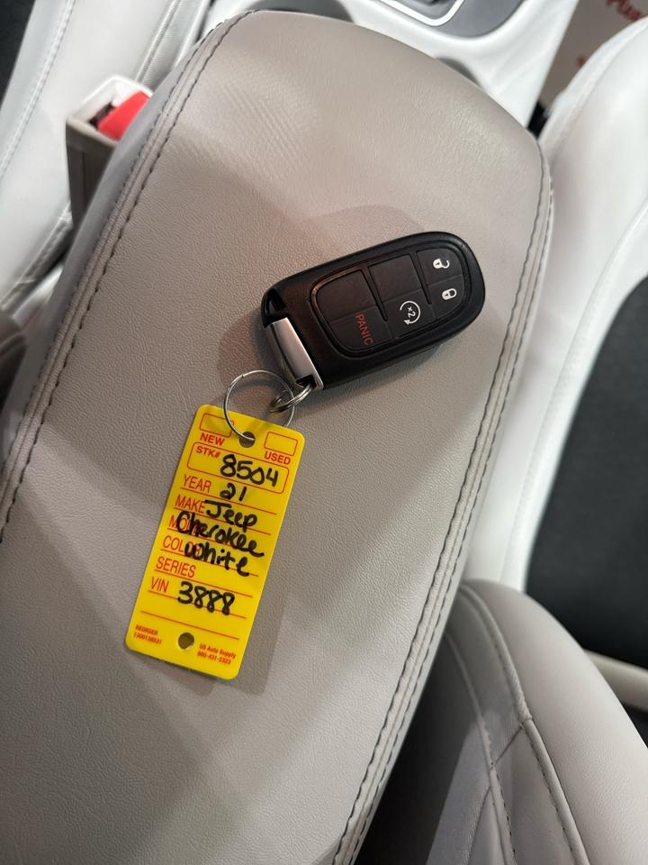 Jeep Cherokee Latitude Plus 4D SUV 4WD 2021