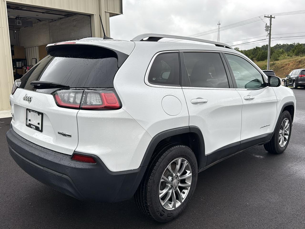 Jeep Cherokee Latitude Plus 4D SUV 4WD 2021