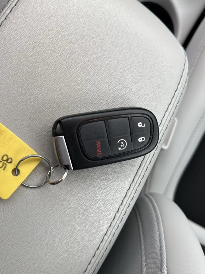 Jeep Cherokee Latitude Plus 4D SUV 4WD 2021