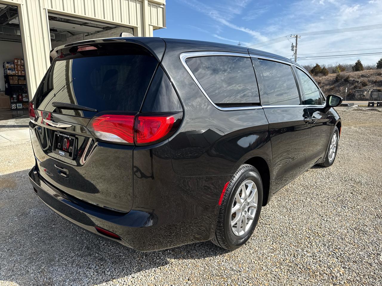 Chrysler Voyager LX Wagon 2023