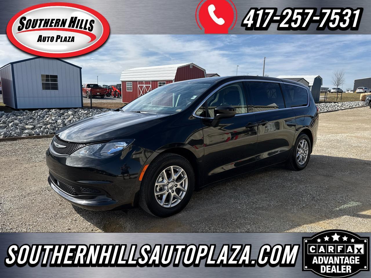 2023 Chrysler Voyager LX Wagon