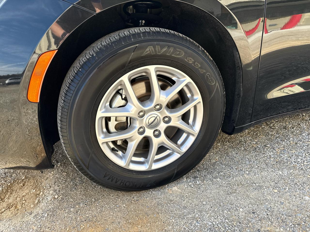 Chrysler Voyager LX Wagon 2023