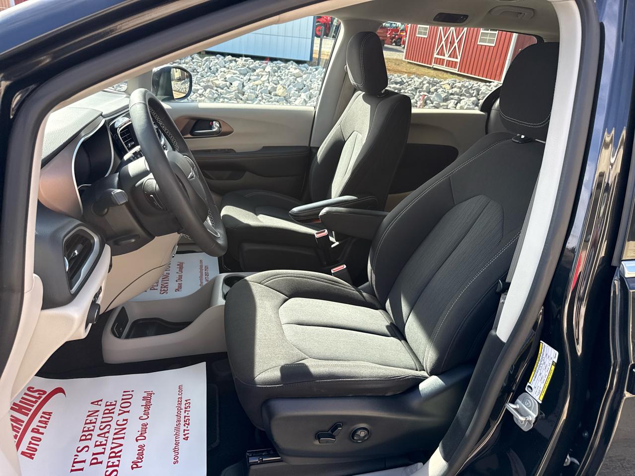 Chrysler Voyager LX Wagon 2023