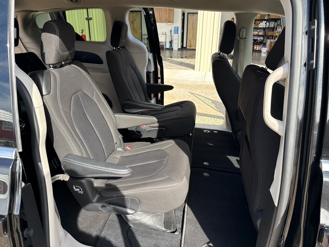 Chrysler Voyager LX Wagon 2023