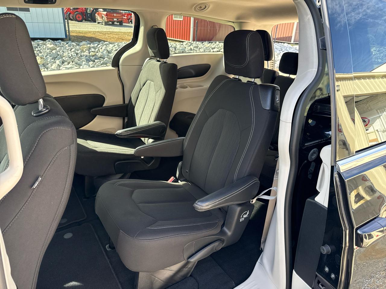 Chrysler Voyager LX Wagon 2023