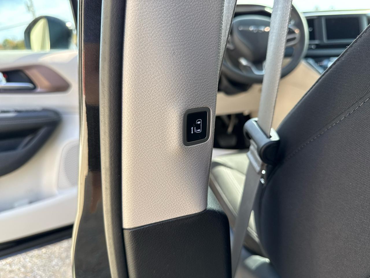 Chrysler Voyager LX Wagon 2023