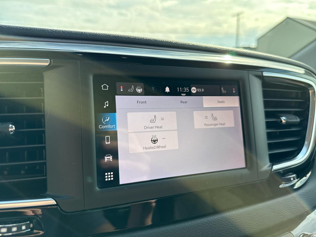 Chrysler Voyager LX Wagon 2023