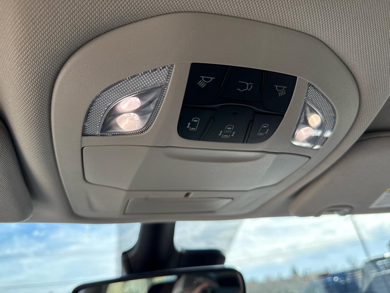 Chrysler Voyager LX Wagon 2023