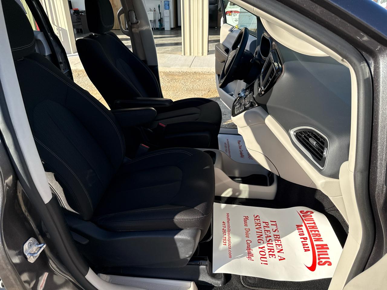 Chrysler Voyager LX Wagon 2022