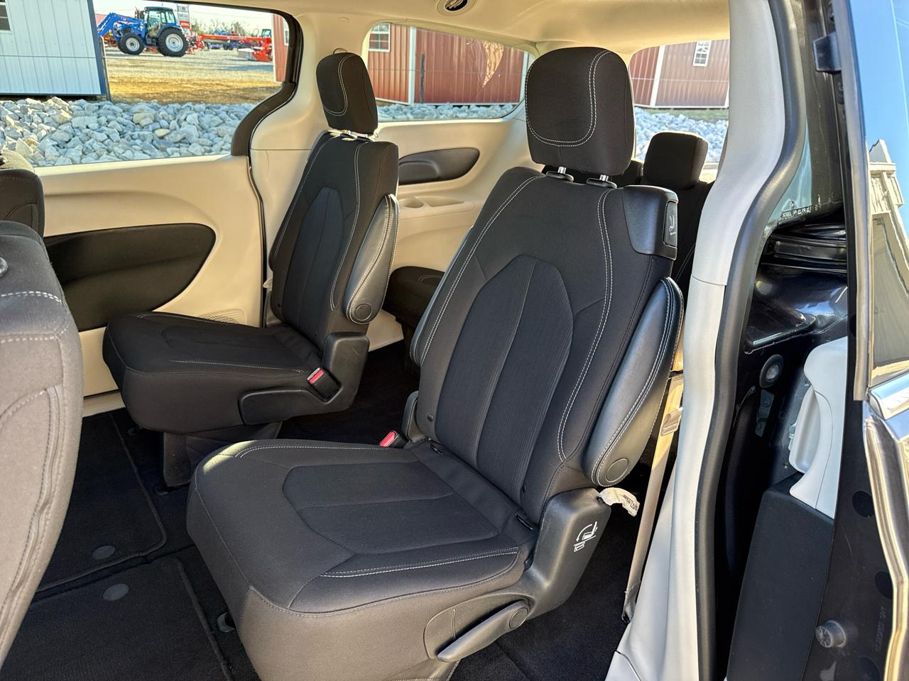 Chrysler Voyager LX Wagon 2022