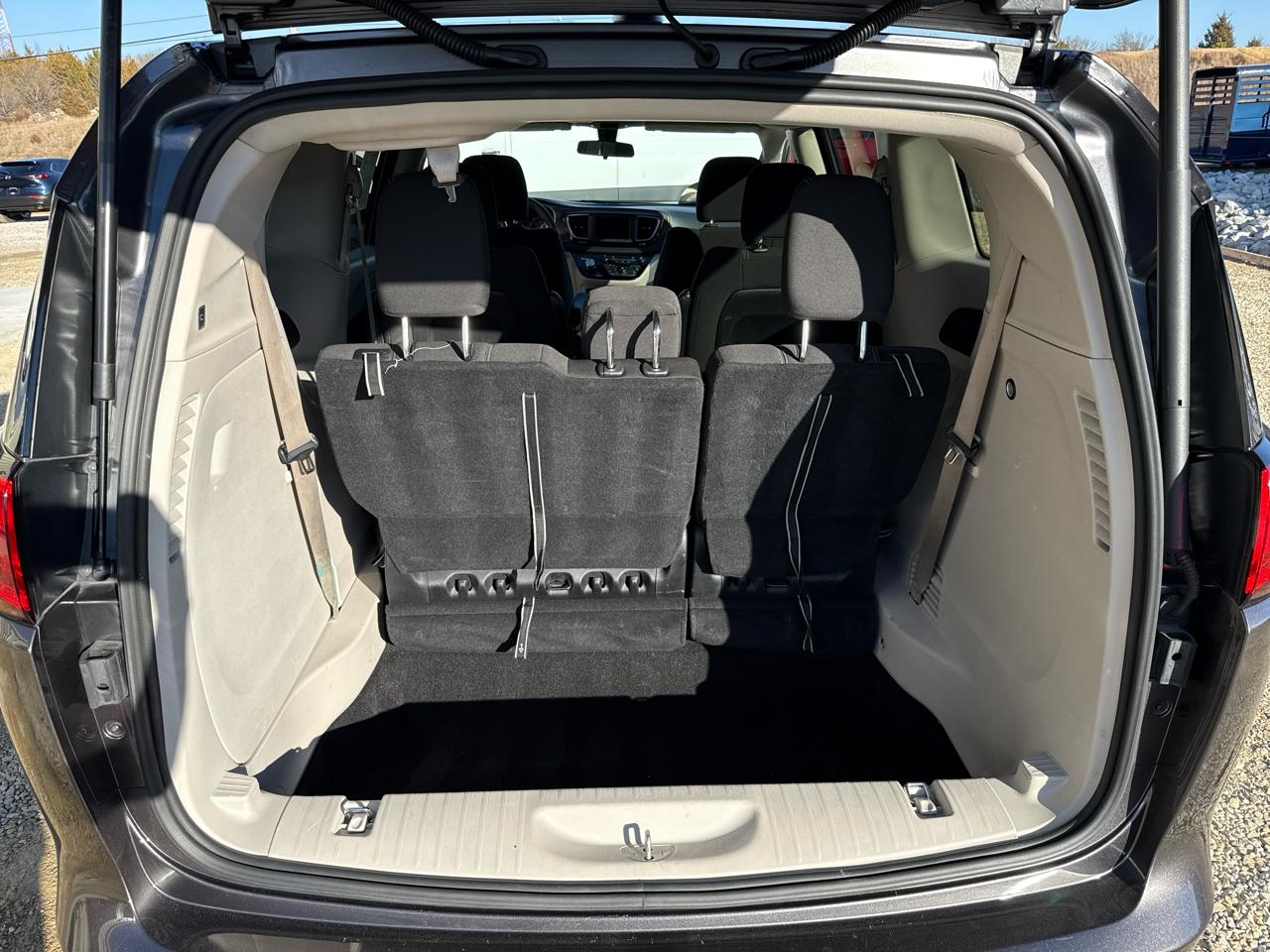 Chrysler Voyager LX Wagon 2022