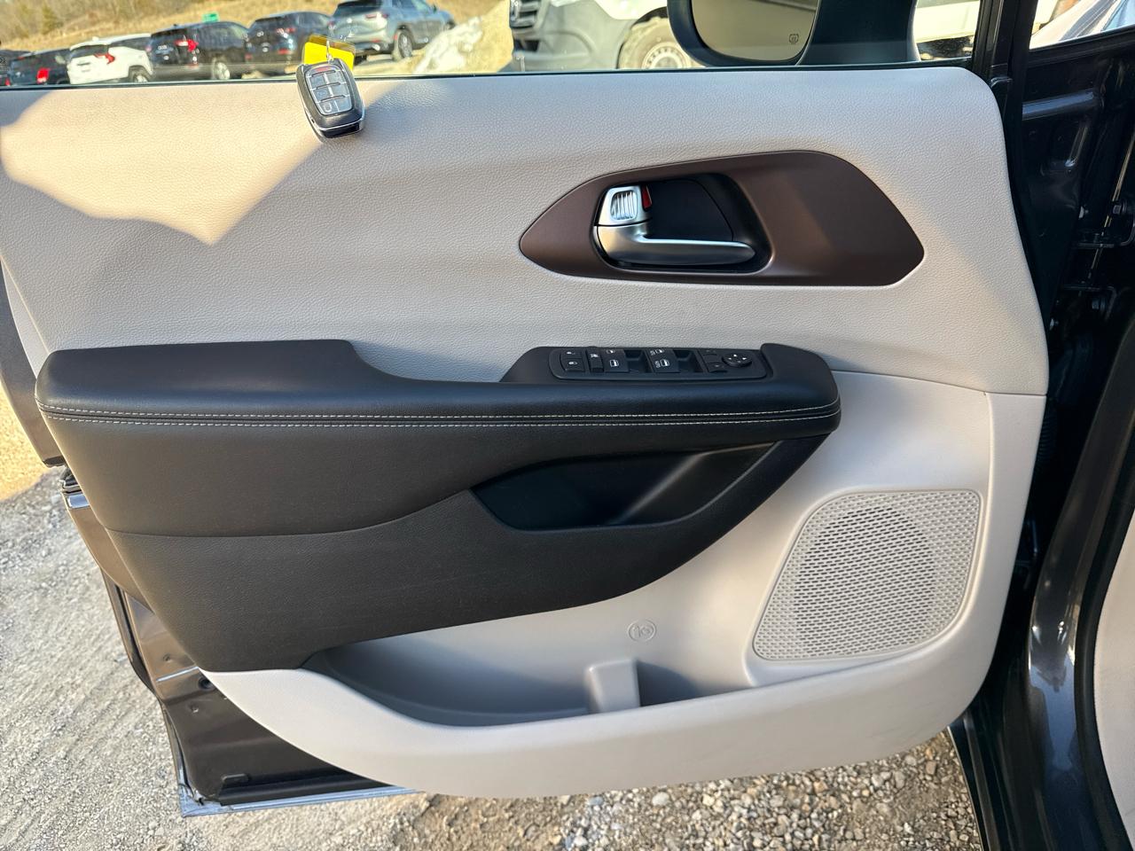 Chrysler Voyager LX Wagon 2022