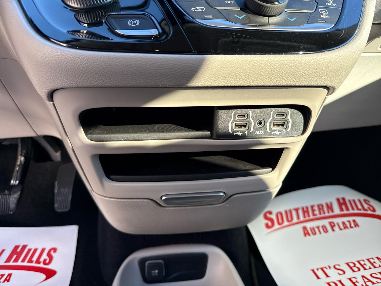 Chrysler Voyager LX Wagon 2022