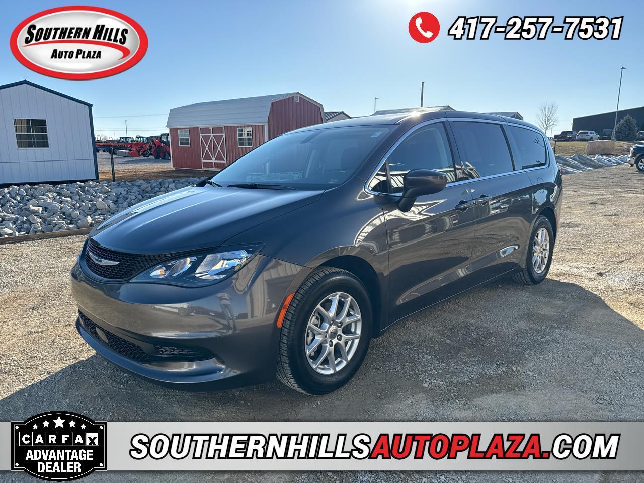 2022 Chrysler Voyager LX Wagon