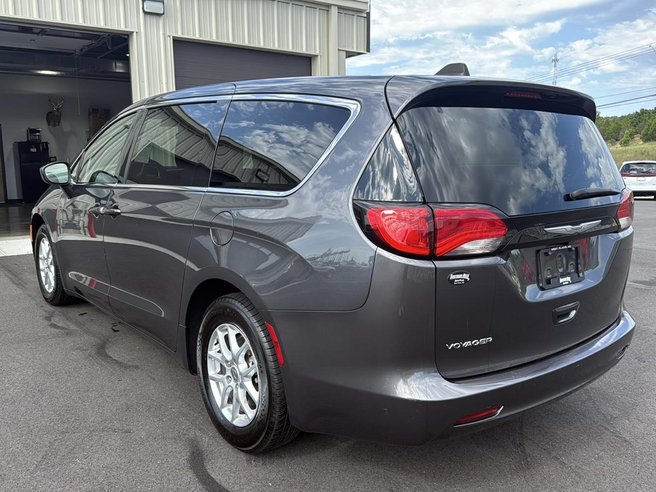 Chrysler Voyager LX Wagon 2022