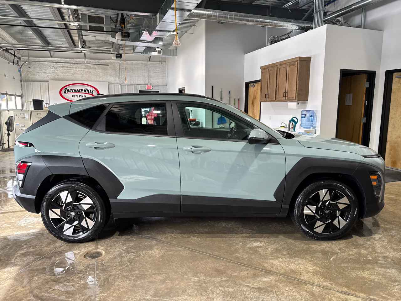 Hyundai Kona SEL 4D SUV FWD 2.0L 2025