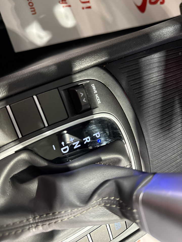 Hyundai Kona SEL 4D SUV FWD 2.0L 2025