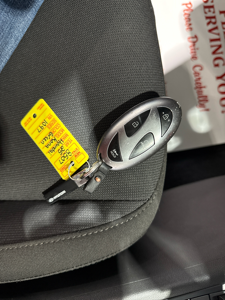 Hyundai Kona SEL 4D SUV FWD 2.0L 2025