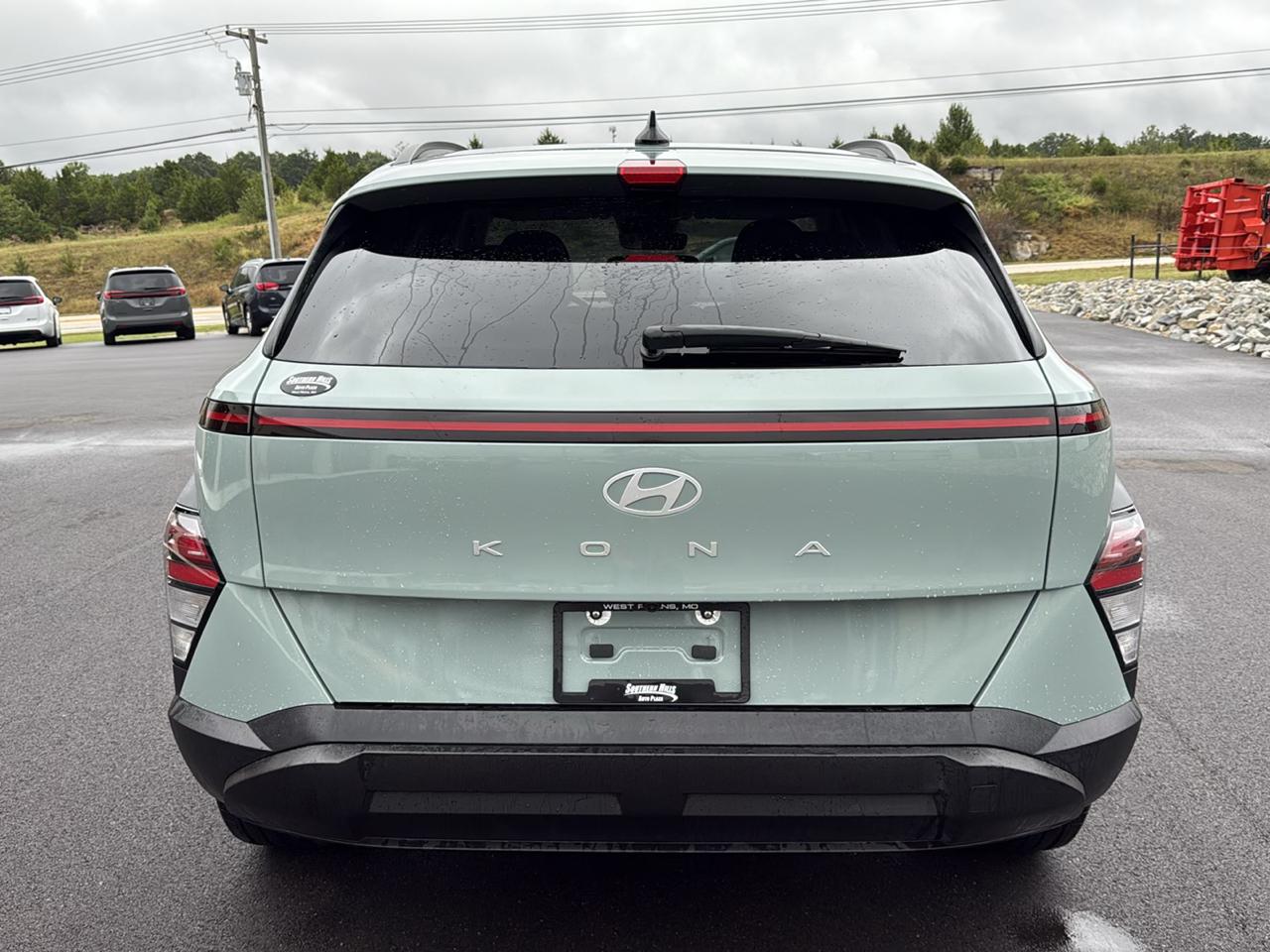 Hyundai Kona SEL 4D SUV FWD 2.0L 2025
