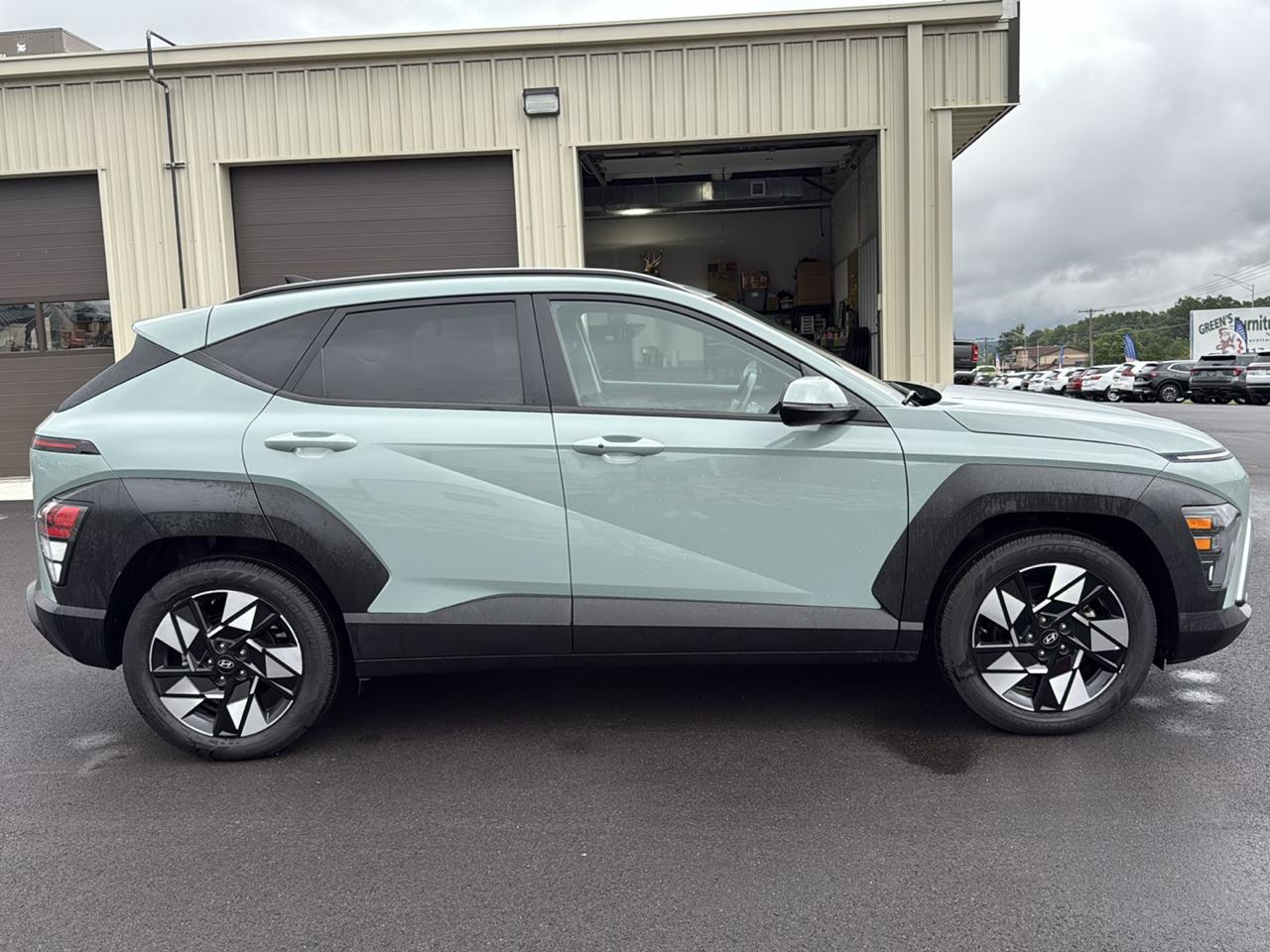 Hyundai Kona SEL 4D SUV FWD 2.0L 2025