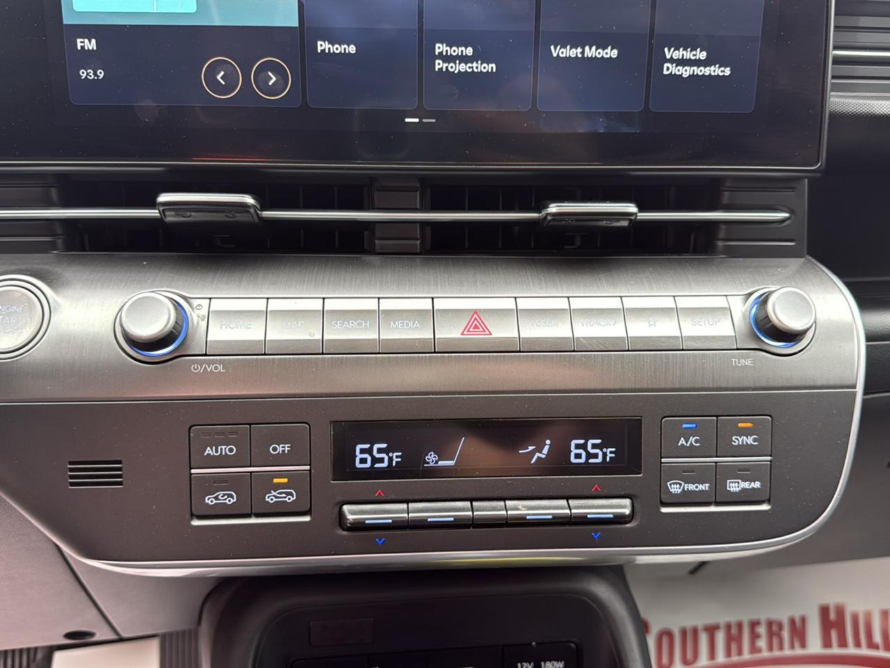 Hyundai Kona SEL 4D SUV FWD 2.0L 2025