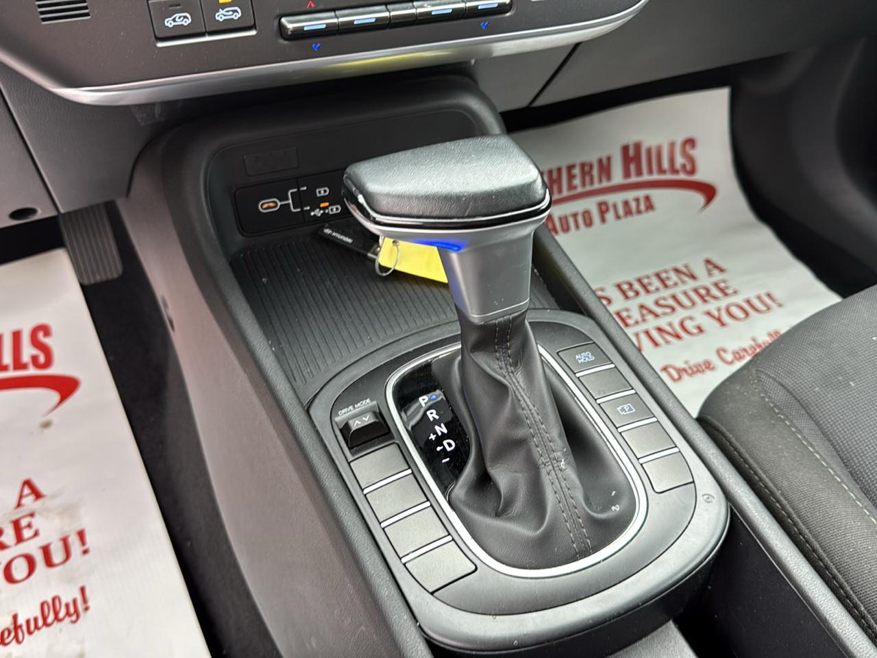Hyundai Kona SEL 4D SUV FWD 2.0L 2025