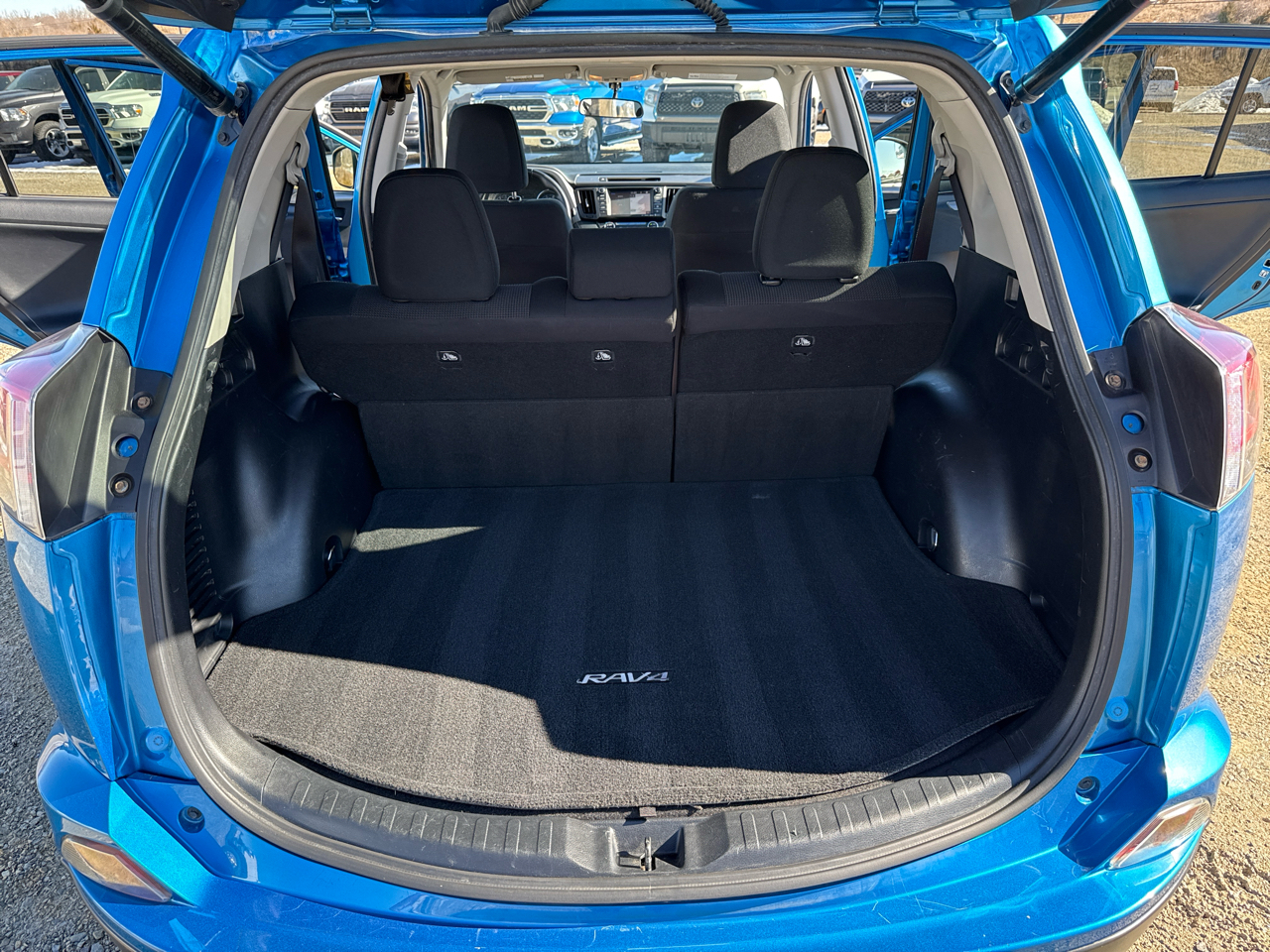 Toyota RAV4 XLE 4D SUV AWD 2016