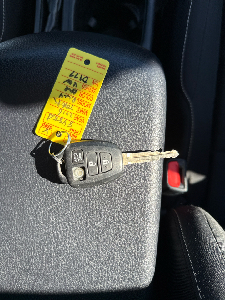 Toyota RAV4 XLE 4D SUV AWD 2016