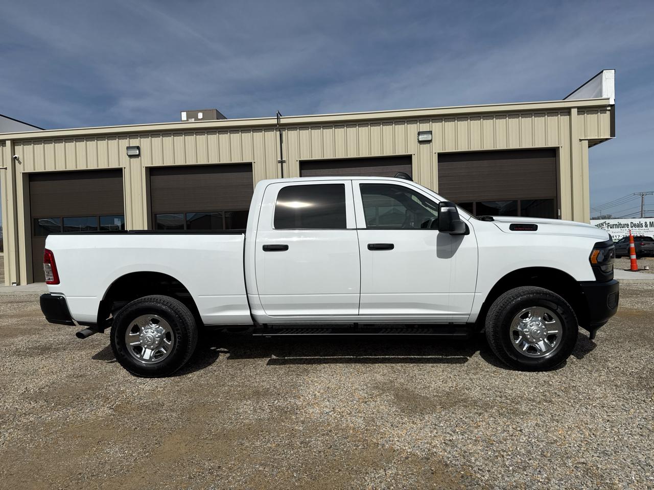 RAM 2500 Tradesman Crew Cab 4WD SWB 2023